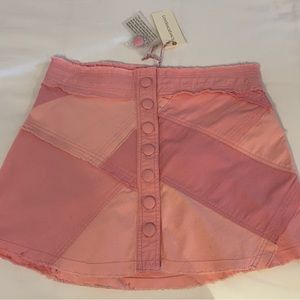 Cute mini skirt, new with tags